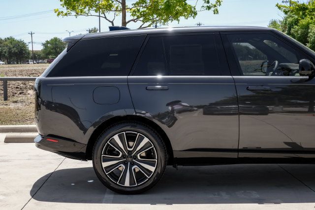 New 2026 Land Rover Range Rover SE AWD/4WD image 9
