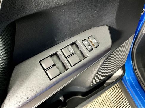 Used 2018 Toyota RAV4 LE w/ All Weather Liner Package FWD image 39