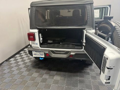 Used 2022 Jeep Wrangler Unlimited Sahara image 22
