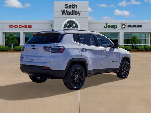New 2026 Jeep Compass Latitude AWD/4WD image 7