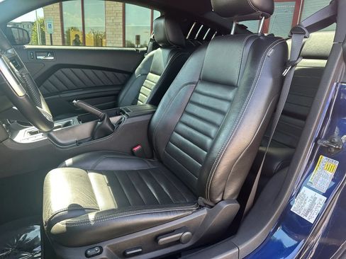 Used 2010 Ford Mustang GT RWD image 9