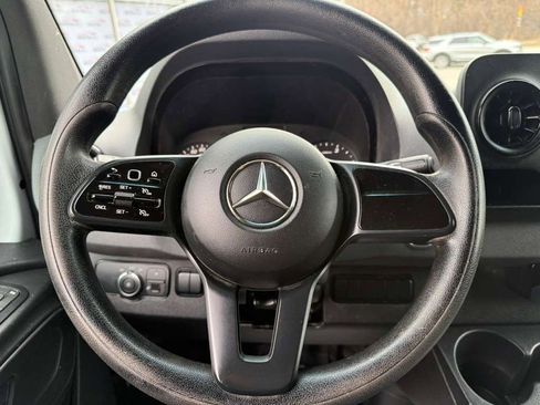 Used 2021 Mercedes-Benz Sprinter 2500 image 8