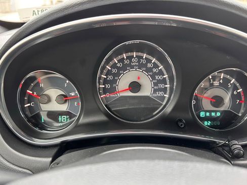 Used 2014 Chrysler 200 Limited FWD image 21
