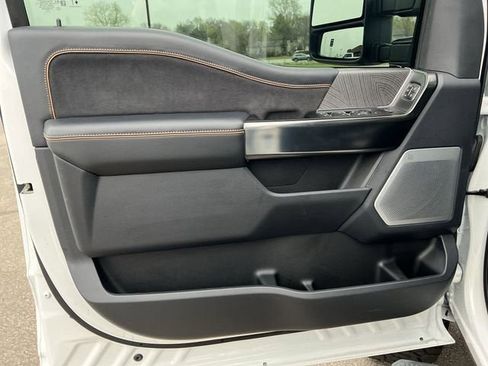 Used 2024 Ford F250 Platinum image 23