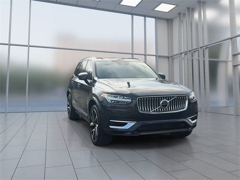 Used 2022 Volvo XC90 T8 Inscription Expression w/ Advanced Package image 3