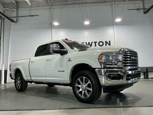 Used 2024 RAM 3500 Limited w/ Safety Group image 39