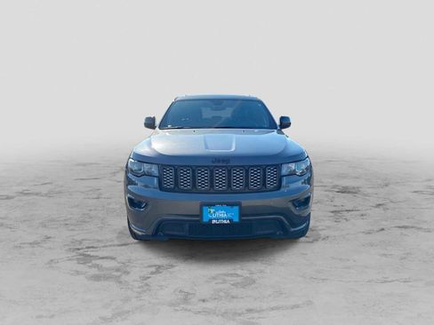 Used 2018 Jeep Grand Cherokee Altitude AWD/4WD image 3