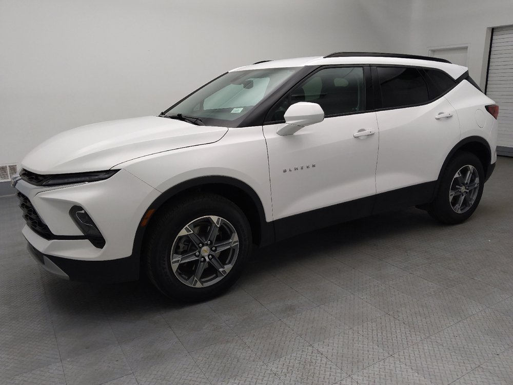 Used 2024 Chevrolet Blazer LT w/ Convenience Package FWD image 2