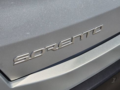 New 2026 Kia Sorento S w/ S Panoramic Sunroof Package FWD image 8