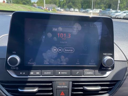 Used 2025 Nissan Altima 2.5 SV FWD image 22