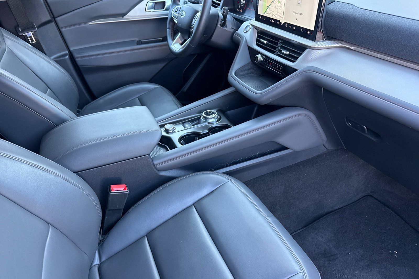 Used 2026 Ford Explorer Active w/ Active Comfort Package AWD/4WD image 17
