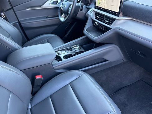 Used 2026 Ford Explorer Active w/ Active Comfort Package AWD/4WD image 17