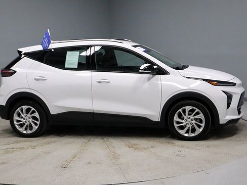 Used 2022 Chevrolet Bolt EUV LT image 11