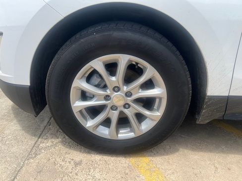 Used 2021 Chevrolet Equinox LT FWD image 21