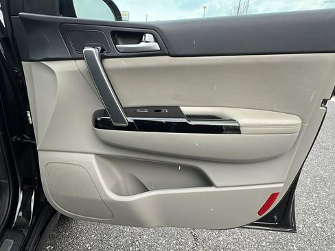 Used 2021 Kia Sportage S w/ S AWD Premium Package image 12