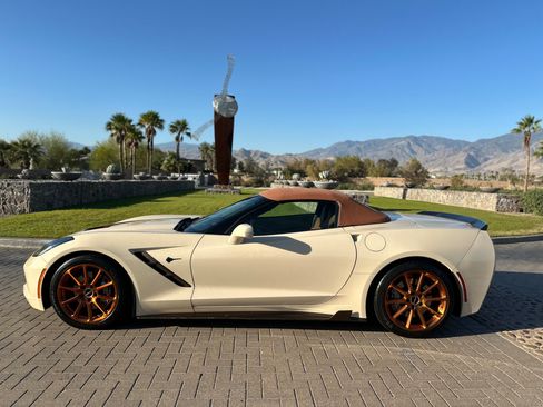 Used 2016 Chevrolet Corvette Stingray Convertible w/ 3LT Preferred Equipment Group RWD image 17