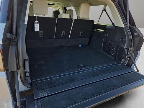 New 2026 Lincoln Navigator L Reserve image 8