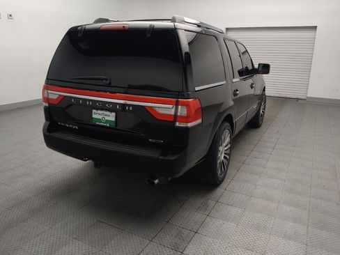 Used 2016 Lincoln Navigator Select RWD image 9