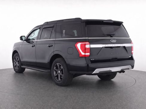 Used 2020 Ford Expedition XLT w/ Equipment Group 202A AWD/4WD image 4