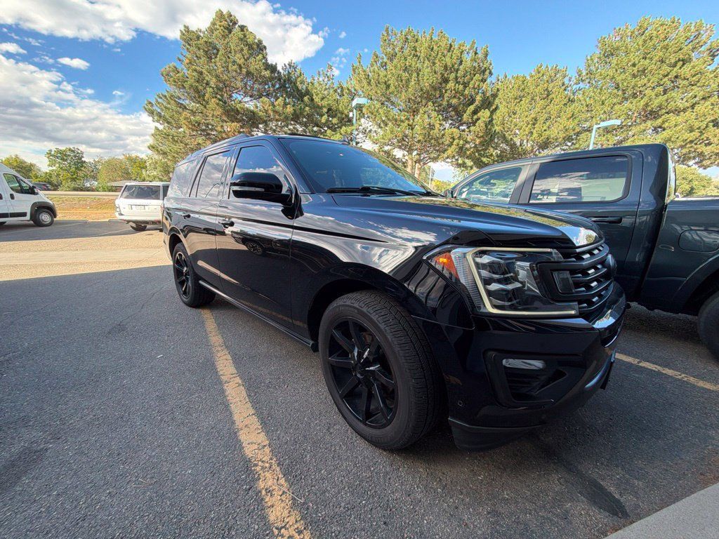 Used 2018 Ford Expedition Limited w/ Equipment Group 301A AWD/4WD image 3
