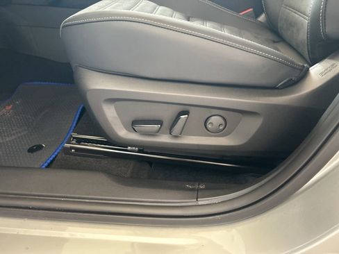 New 2025 Mitsubishi Outlander SE image 38