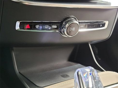New 2026 Volvo XC90 B6 Ultra w/ Protection Package image 18