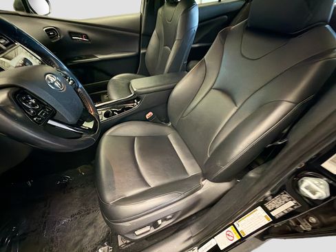 Used 2022 Toyota Prius XLE FWD image 11