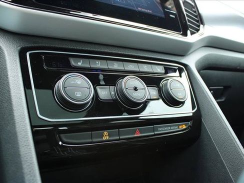 Used 2022 Volkswagen Atlas Cross Sport SEL Premium R-Line AWD/4WD image 29