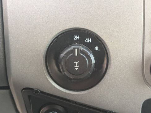 Used 2015 Ford F350 XLT w/ Snow Plow Prep Package image 17