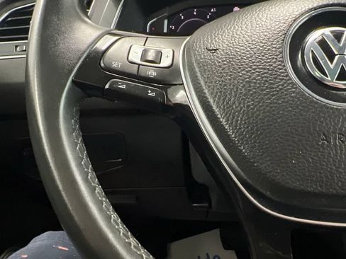 Used 2020 Volkswagen Tiguan SEL AWD/4WD image 23