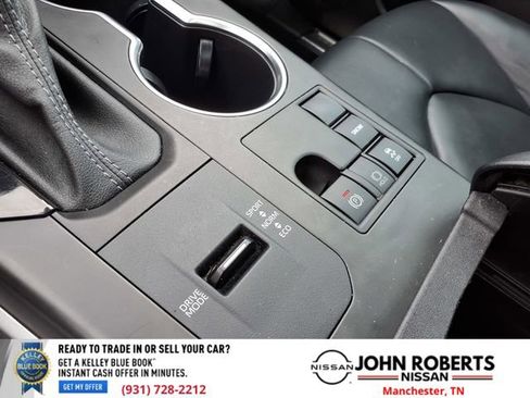 Used 2023 Toyota Highlander XLE image 30