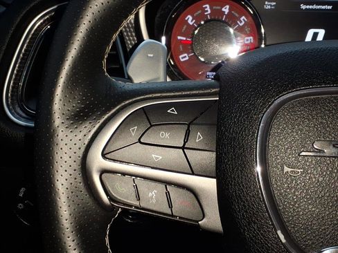 Used 2016 Dodge Challenger SRT Hellcat image 15