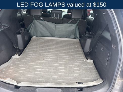 Used 2016 Ford Explorer XLT w/ Equipment Group 202A image 9