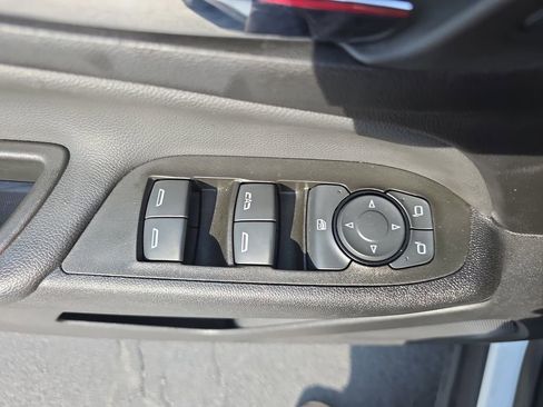 Used 2023 Chevrolet Equinox LT image 30