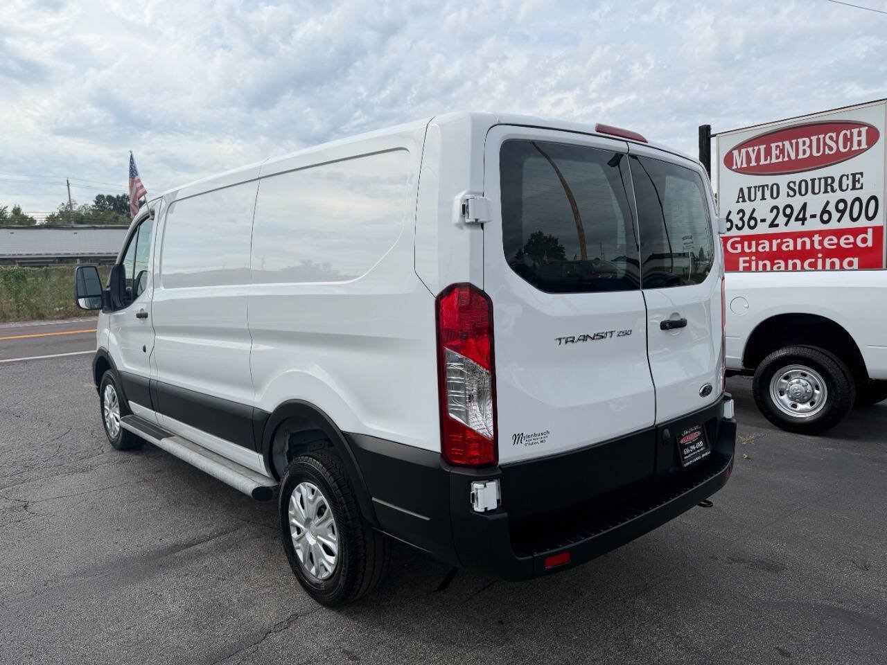 Used 2025 Ford Transit 250 Low Roof w/ Exterior Upgrade Package RWD image 8