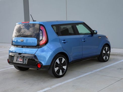 Used 2016 Kia Soul + w/ Designer's Package FWD image 7