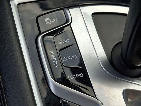 Used 2018 BMW M760i xDrive image 20