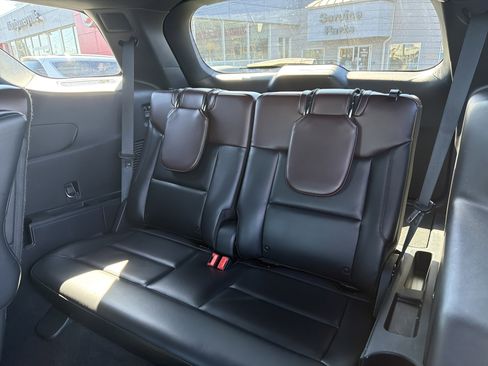 Used 2020 Ford Explorer Platinum w/ Premium Technology Package image 12