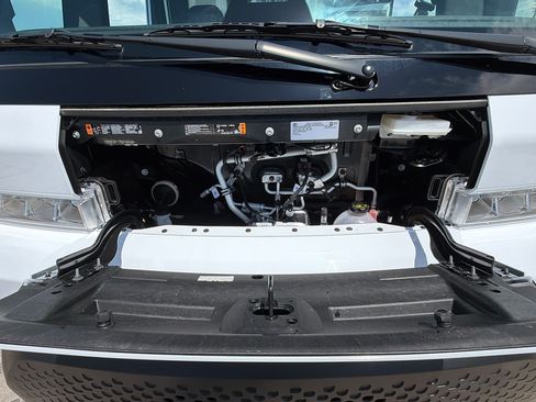 Used 2024 Chevrolet Brightdrop 400 w/ Commercial Equipment Package AWD/4WD image 34