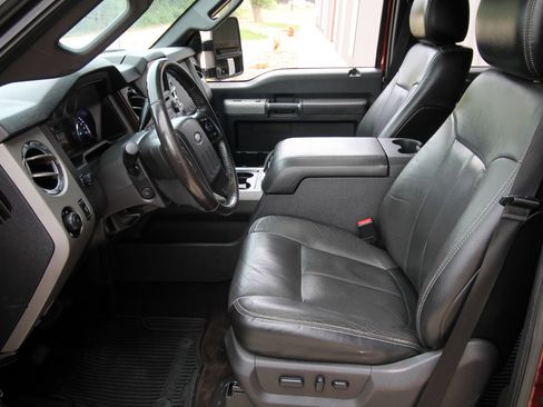 Used 2016 Ford F250 Lariat w/ Lariat Ultimate Package image 23