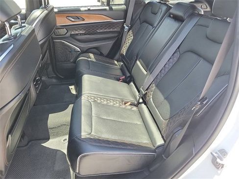 Used 2022 Jeep Grand Cherokee Summit image 18