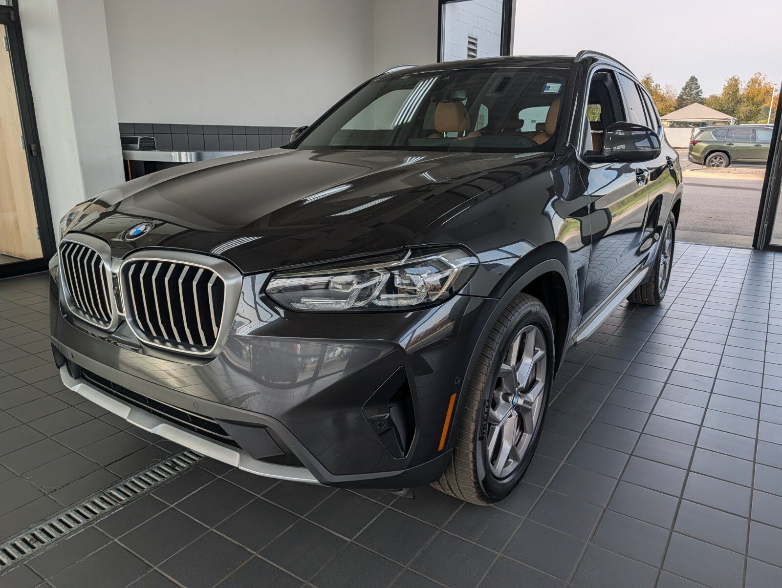 Certified 2024 BMW X3 xDrive30i w/ Premium Package AWD/4WD image 7