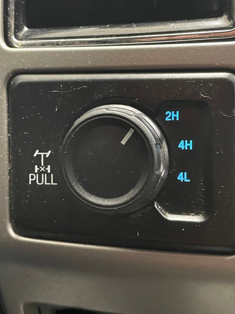 Used 2019 Ford F250 Lariat w/ Lariat Ultimate Package AWD/4WD image 32