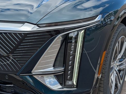 New 2026 Cadillac Lyriq Luxury AWD/4WD image 13