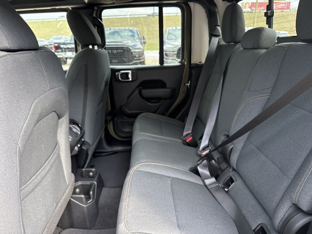 Used 2025 Jeep Gladiator Sport AWD/4WD image 6