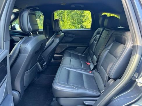Used 2024 Lincoln Nautilus Premier w/ Jet Appearance Package AWD/4WD image 13
