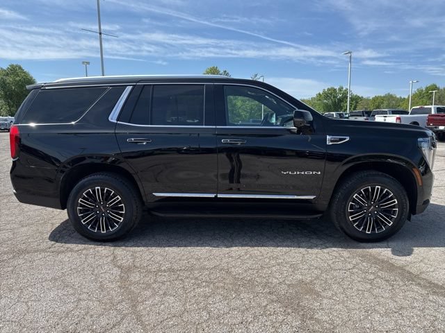 Certified 2025 GMC Yukon Elevation w/ LPO, Elevation Black Package AWD/4WD image 4