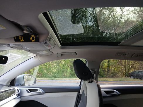 New 2026 Volkswagen Taos SE image 20