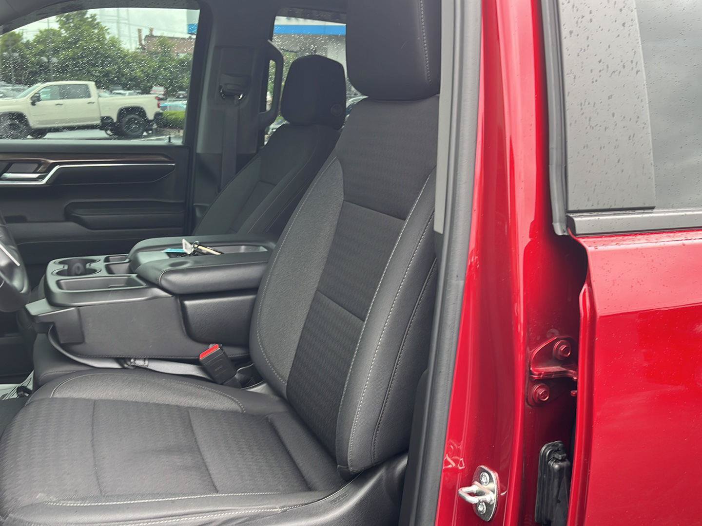 Used 2024 Chevrolet Silverado 1500 LT AWD/4WD image 20