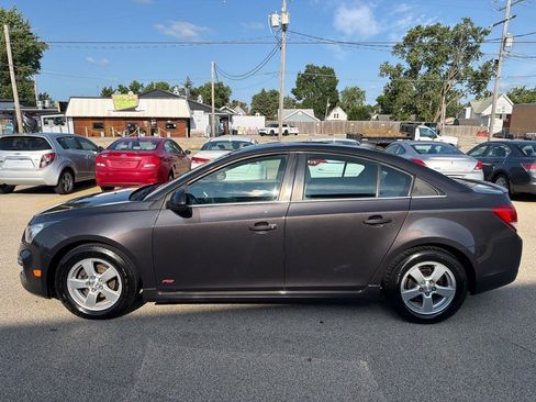 Used 2016 Chevrolet Cruze LT w/ Sun And Sound Package FWD image 5